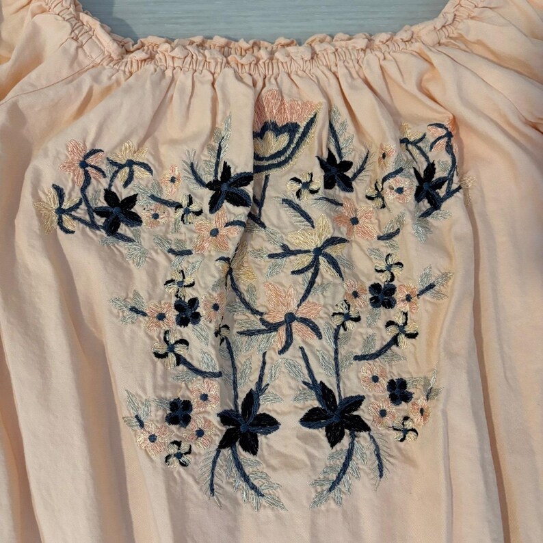 Free People jurk voor dames, perzikroze, geborduurd, off-shoulder boho tuniek, maat XS afbeelding 11