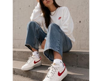 Scarpe Nike da donna Court Vision Low Next Nature University Red, taglia 6.5 DH3158104
