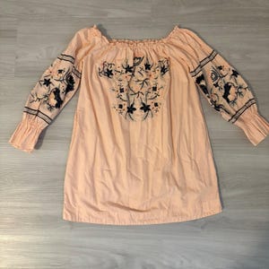Free People jurk voor dames, perzikroze, geborduurd, off-shoulder boho tuniek, maat XS afbeelding 2