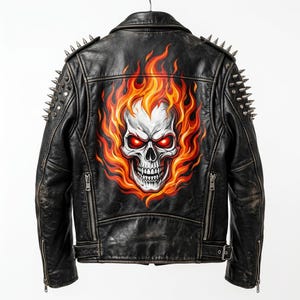 Handgjord läderbikerjacka med spikar, dödskallemålad motokappa, herrpunkrock-nitar, gotisk bikermode