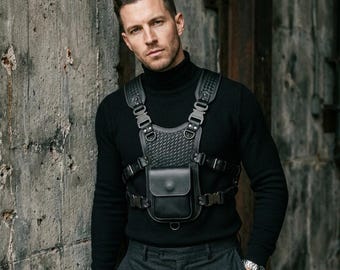Funda de hombro de cuero auténtico negro / Arnés de pecho gótico cyberpunk / Arnés táctico corporal para hombre / Bolso para festivales steampunk