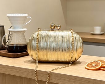 Gold Clutch Bag Elegant Evening Purse for Wedding and Prom Metallic Gold Handbag Crossbody Chain Gift for Her
