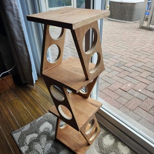 Houten plantenstandaard met 4 verdiepingen, modern geometrisch ontwerp