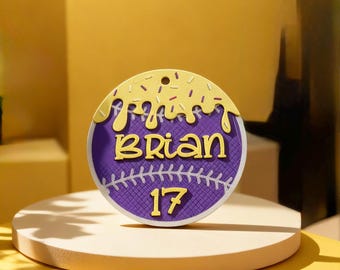 Etichetta personalizzata per borsa da baseball, portachiavi con nome stampato in 3D, confezionato singolarmente e con cura per ogni membro della squadra.
