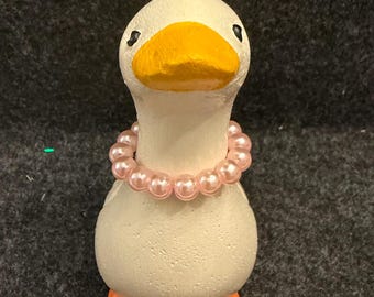Pink Pearl Necklace for Desk Goose
