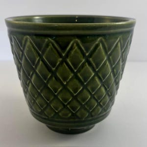 1950s Haeger Mid Century Pot #404 in Green Quilted Pattern