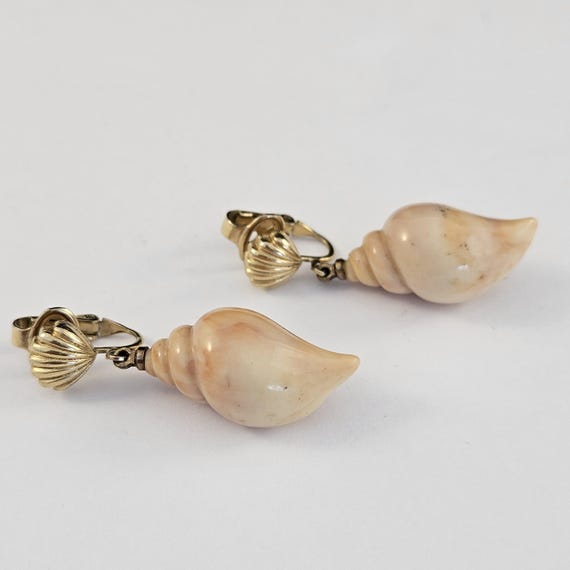 Vtg Avon Shell Dangle Earrings - image 6