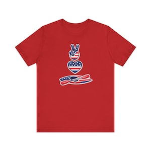 Camiseta de kayak con la bandera estadounidense / Camiseta para flotar en arroyos / Camiseta para la vida en el lago / Conjunto para flotar en el río / Camiseta patriótica de verano / Regalo de kayak para hombres y mujeres imagen 5