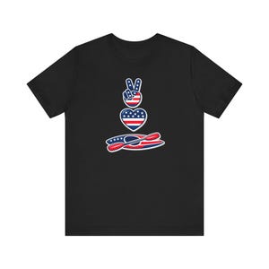 Camiseta de kayak con la bandera estadounidense / Camiseta para flotar en arroyos / Camiseta para la vida en el lago / Conjunto para flotar en el río / Camiseta patriótica de verano / Regalo de kayak para hombres y mujeres imagen 10