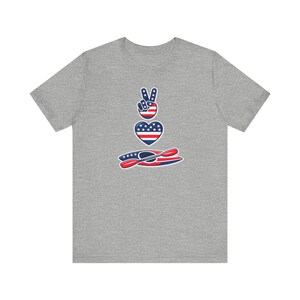 Camiseta de kayak con la bandera estadounidense / Camiseta para flotar en arroyos / Camiseta para la vida en el lago / Conjunto para flotar en el río / Camiseta patriótica de verano / Regalo de kayak para hombres y mujeres imagen 13