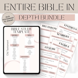 Könnte beinhalten: Ein Bibelstudien-Vorlagenpaket mit dem Text "GESAMTE BIBEL IN DER TIEFE." Das Paket enthält ein Tablet mit einer Studienvorlage und mehrere gedruckte Seiten mit Bibeltiteln wie Genesis und Exodus. Das Farbschema ist hauptsächlich Weiß und Rosa.