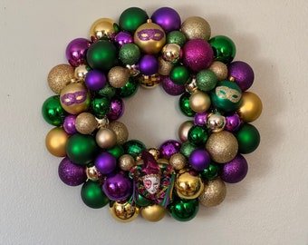 MARDI GRAS  Wreath Shatterproof Ornament Wreath with Jester