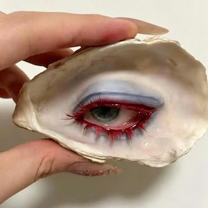 Shell Oyster Evil Eye Handmade Brooch, Red Lash Realistic Eye Pin, Pearl Gothic Accessory, Retro Avant-Garde Punk Dual Wear Jewelry