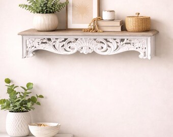 Prateleira de parede decorativa flutuante em madeira entalhada, estilo rústico para decoração de casa.