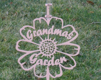 Personalized Flower Design Rain Gauge, Garden Rain Gauge, Rain Gauge on a Stake, Decorative Rain Gauge Holder