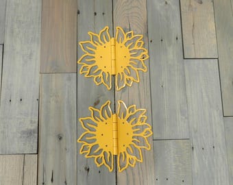 Sunflower Design Hinges: Pastel Yellow Garden Gate Decor