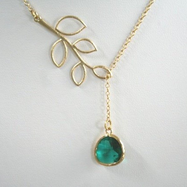 Gold Leaf and Emerald Necklace. Dark Green. Deep Green. Gold Lariat. Leaf Necklace. Leaves. Delicate Gold Necklace. Bridesmaids Necklace.Mom