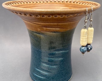 Oatmeal Tan and Slate Blue Ceramic Earring Holder