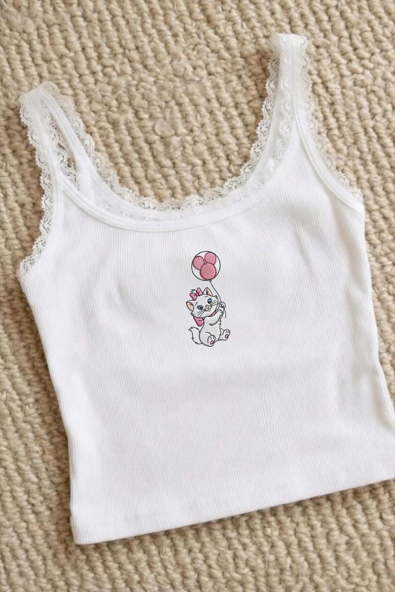 Camiseta de tirantes blanca de encaje acanalado de Marie de Los Aristogatos, top de globo de gato con Minnie Mouse, camisa de punto calado estilo Y2K de Coquette, regalo adorable para amantes de los gatos imagen 1