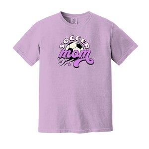 Soccer Mom Graphic Tee, Game Day Sports Mom Outfit, Comfort Colors T-Shirt bild 8