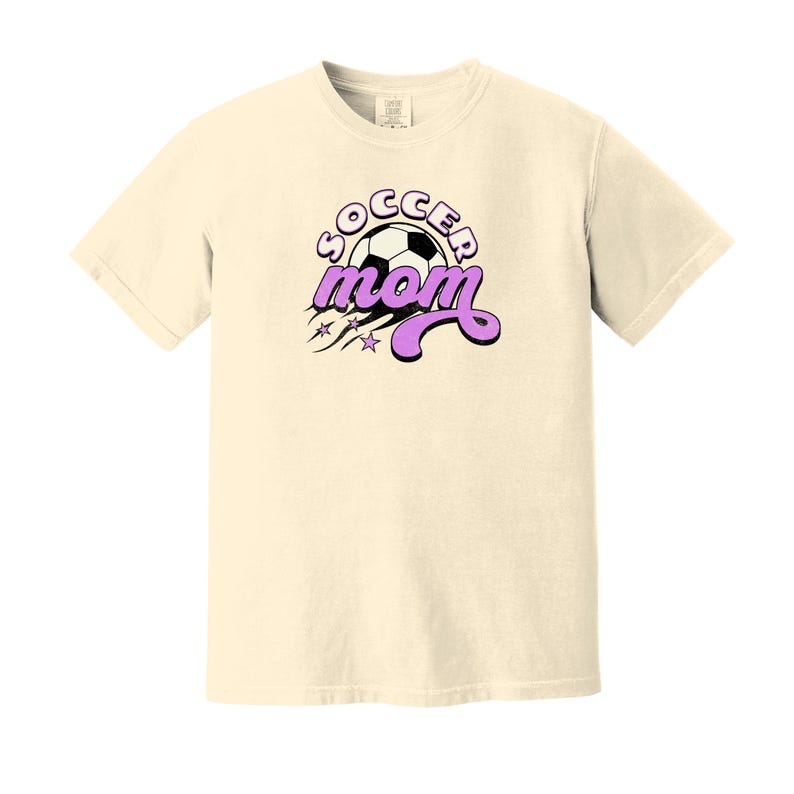 Soccer Mom Graphic Tee, Game Day Sports Mom Outfit, Comfort Colors T-Shirt bild 6