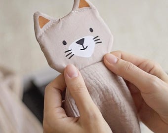 Personalisiertes Schmusetuch Katze mit Namen – Baby Schmusetuch – Geschenk zur Geburt, Baby Geschenk personalisiert, neutrales Baby Geschenk