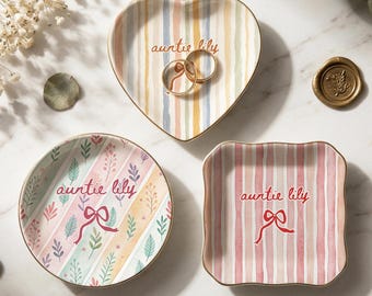 Personalized Aunt Ring Dish, Pregnancy Announcement Gift for Auntie, Tia Zia Jewelry Tray, New Aunt Birthday Gift, Custom Keepsake