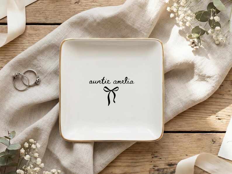 Personalized Aunt Name Ring Dish, Custom Auntie Jewelry Dish, Pregnancy Announcement Auntie Gift, Gift from Niece image 6