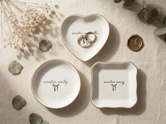 Personalized Aunt Name Ring Dish, Custom Auntie Jewelry Dish, Pregnancy Announcement Auntie Gift, Gift from Niece