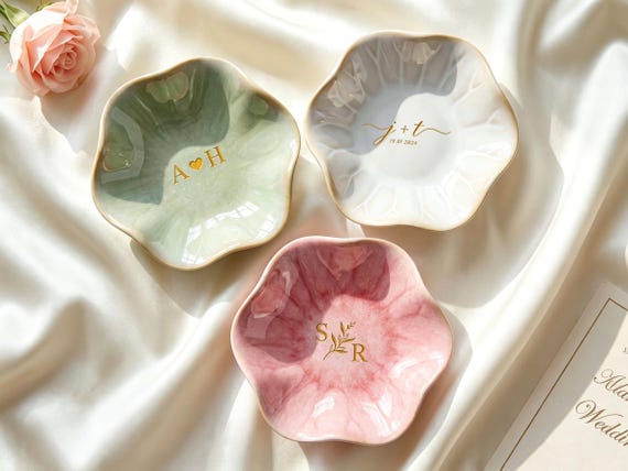 Custom Ceramic Engaged Ring Tray For Mr and Mrs Gift, Personalized Initials Ring Tray,Trinket Dish For Wedding Date Gifts,Bridesmaid Gift