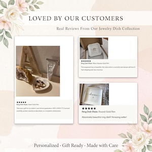Może przedstawiać: Grafika promocyjna zatytułowana LOVED BY OUR CUSTOMERS, przedstawiająca trzy opinie klient&oacute;w na temat ceramicznych podstawek na biżuterię. Obrazy pokazują podstawkę w kształcie serca, kwadratową oraz okrągłą, wszystkie ze złotym obrzeżem.
