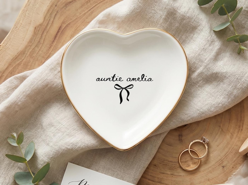 Personalized Aunt Name Ring Dish, Custom Auntie Jewelry Dish, Pregnancy Announcement Auntie Gift, Gift from Niece image 4