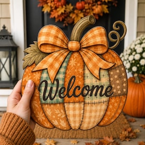Personlig pumpadörrskylt, välkommen höstdörrhängare, lapptäckspumpadekor, Halloween-skylt till ytterdörren, höstinflyttningspresent
