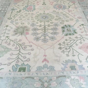 Hand-Knotted Ivory Floral Oushak Rug: New Zealand Wool, 6x9