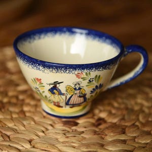 Coupe vintage en faïence française, KG France, motif folklorique breton, poterie peinte à la main