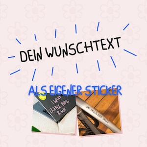 Pode incluir: Um anúncio de serviço de autocolantes personalizados com o texto alemão DEIN WUNSCHTEXT ALS EIGENER STICKER. Duas fotos mostram um portátil com I WANT COFFEE, BIKES & SUN e um quadro de bicicleta com EAT PASTA, RIDE FASTA.