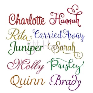 Puede incluir: Una colecci&oacute;n de nombres bordados en varios colores y fuentes cursivas. Los nombres mostrados son Charlotte en rojo, Hannah en rosa, Rita en dorado, Carried Away en azul, Juniper en verde, Sarah en dorado, Molly en rosa, Paisley en verde, Quinn en naranja y Brady en morado.