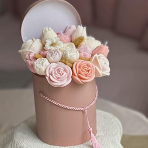 Soy Wax Flower Bouquet Candle – Handmade, Long-Lasting, Scented, Gift Box
