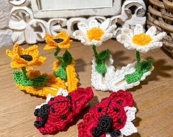 かぎ針編みのヘアクリップのパターンPDFとビデオチュートリアル - 繊細な花のレースのヘアアクセサリー、かぎ針編みのヘアピンDIY、女の子へのかわいいギフト、手作りの工芸品