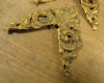 Set of Four Antique Brass Corner Applique Embellishment Decoration for Frame Box Book or Other
