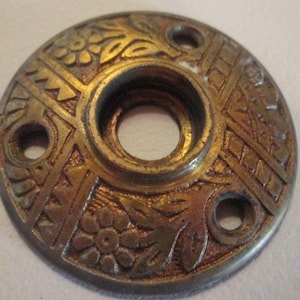ONE Doorknob Plate Rosette Victorian Antique Vintage Cast Brass or Bronze Aesthetic Movement Eastlake door knob 9402