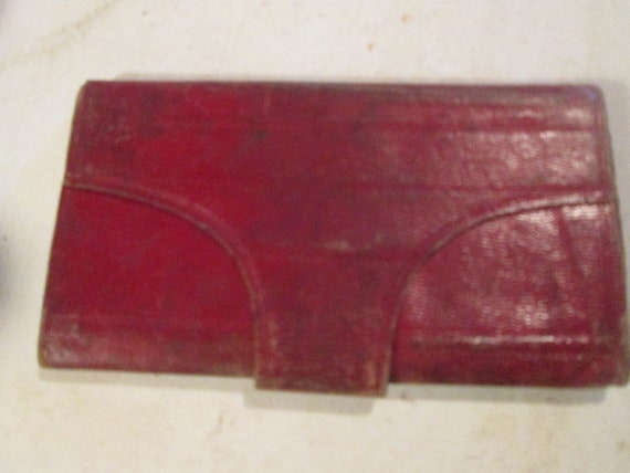 True Antique Red Leather Wallet Green Interior Vi… - image 1