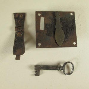 Small Antique Key Lock and Hasp Outside Mount Violin Case Trunk Document Box Storage Box Dome Top Box 1840s Early Vintage 9535