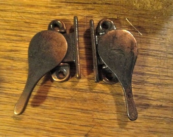 ONE Antique Window Latch Lock Sash Fastener Tennis Racquet style Antique Copper Finish Sargent Hardware Store Stock Never Used NOS 8509