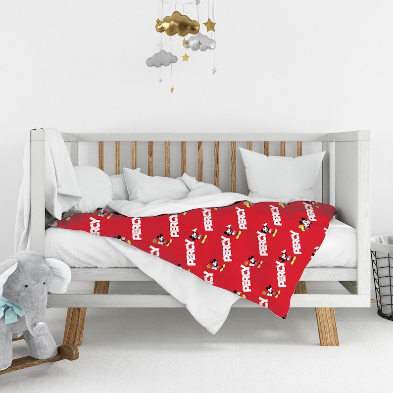 Manta personalizada de Mickey Mouse de Disney, manta de forro polar Minky Sherpa, regalo con estilo de dibujos animados para niños y niñas, regalo de Navidad AXHK30 imagen 4