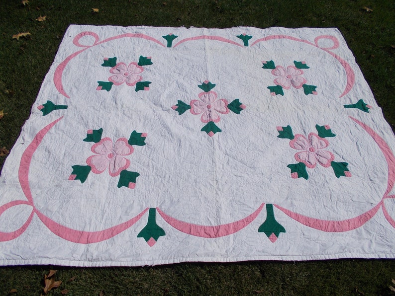 Vintage White Quilt With Appliqued Pink Flowers/pink Etsy