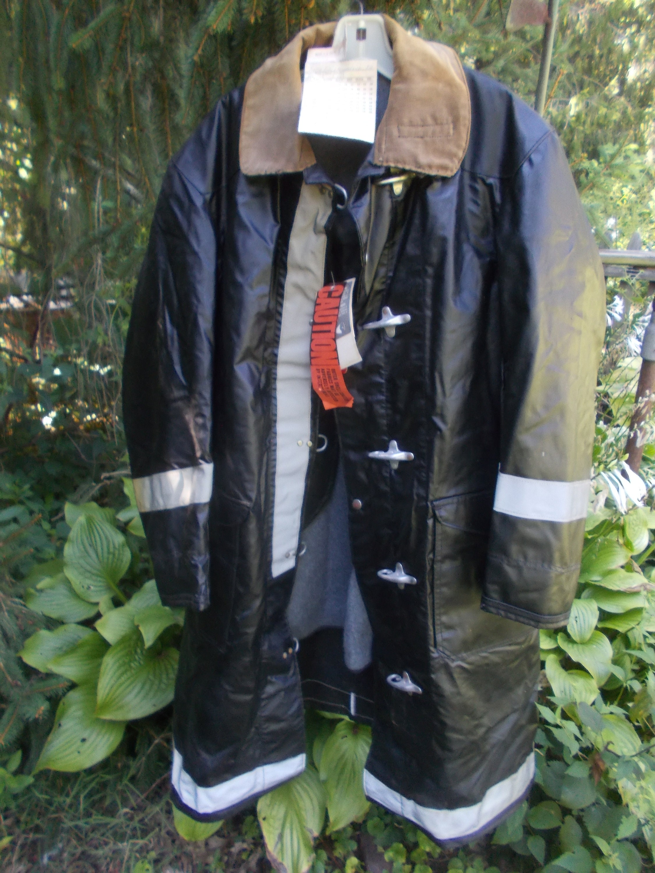 1974 NOS Globe Fireman's Metal Toggle Texaco Black Coat Size 1974 NOS Globe Fireman's Metal Toggle Texaco Black Coat Size