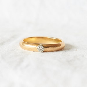 Gold Band Set With Diamond In 18ct Gold