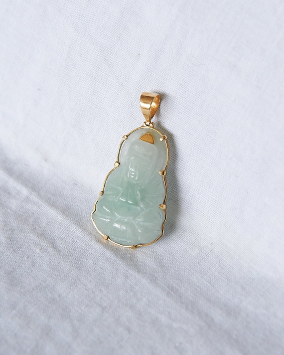 9ct gold store buddha pendant