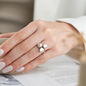 Anillo con diseño de burbujas - Joyería llamativa de tres bolas - Texturas mixtas, Plata de ley, Baño de oro de 14 quilates, Regalo para ella